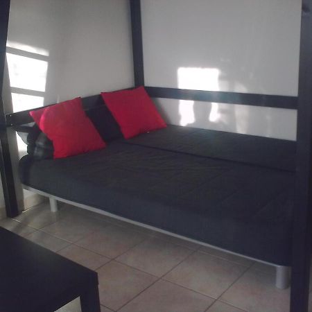 Studio Climatise. Proche Parking, Commerces Et Mer Apartment Carqueiranne Exterior foto